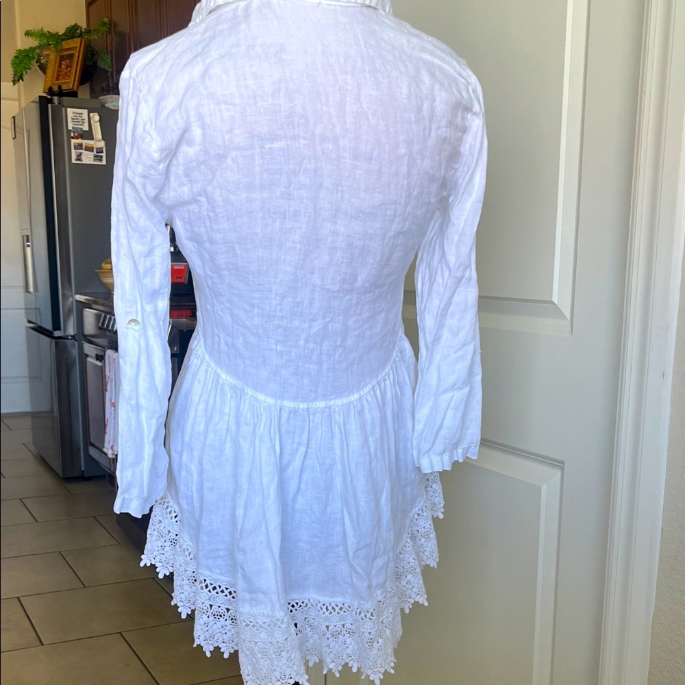 Beautiful Lungo L'Arno white 100% linen button down blouse crocheted bottom S